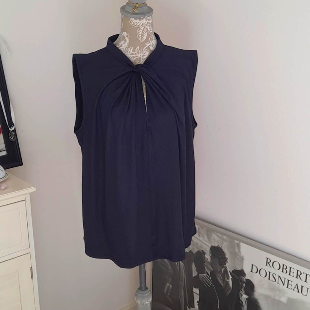 H&M sleeveless Top Sz L